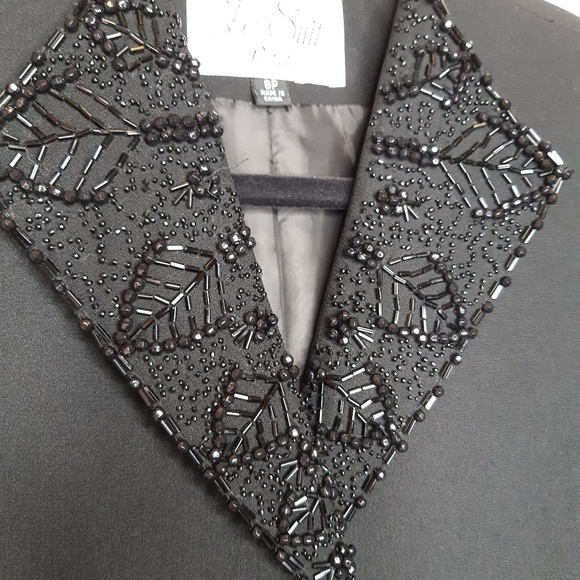 Le Suit Petite Black Beaded Lapel Jacket Size: 8P - Picture 2 of 5